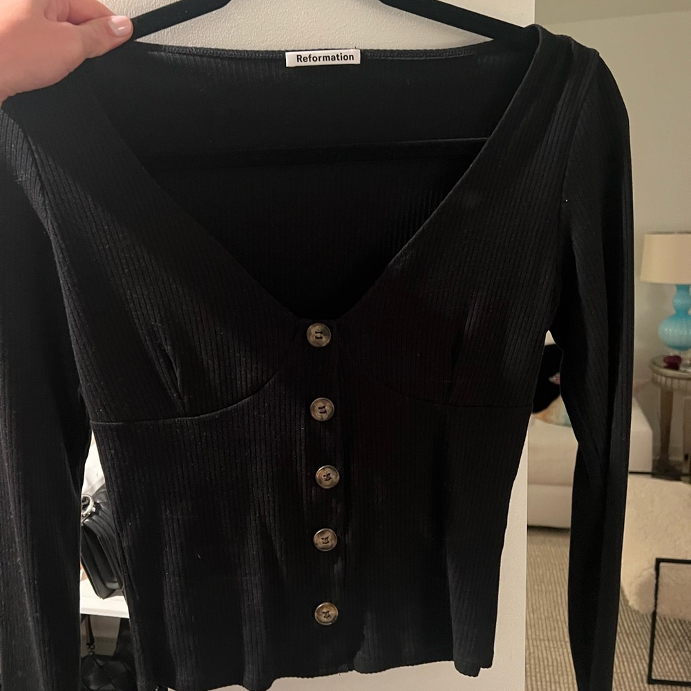Reformation semi crop button top